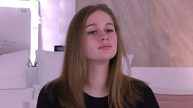 EllieHayes online show from November 2025 06:04:02 PM