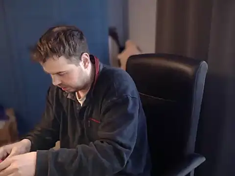 Snapshot of CuteMan33 chatting on February 2026 01:53:02 PM CuteMan33 online show from February 2026 01:53:02 PM