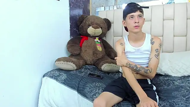 Bi Latin Boys1 online show from December 2024 11:52:02 AM