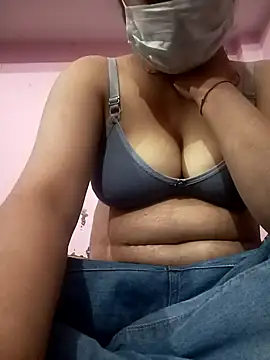 Snapshot of radhika07 chatting on December 2024 09:31:01 AM radhika07 online show from December 2024 09:31:01 AM