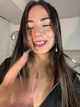 Melody 04 online show from April 2026 03:58:01 AM