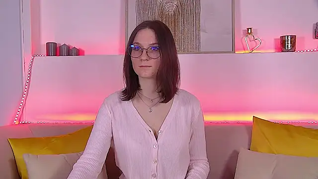 Snapshot of VictoriaArdern chatting on February 2025 06:43:01 AM VictoriaArdern online show from February 2025 06:43:01 AM