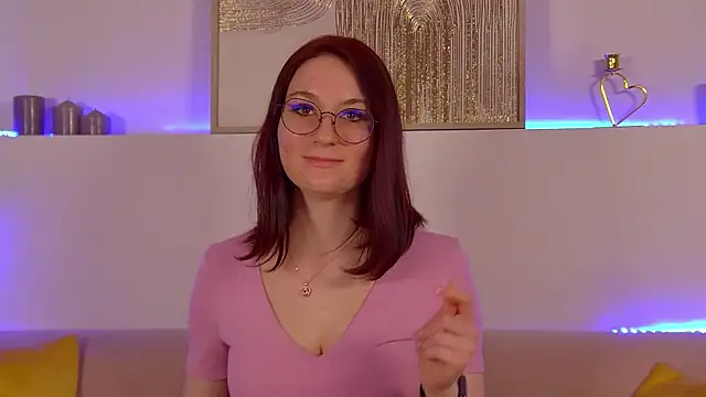 Snapshot of VictoriaArdern chatting on March 2025 07:28:02 PM VictoriaArdern online show from March 2025 07:28:02 PM