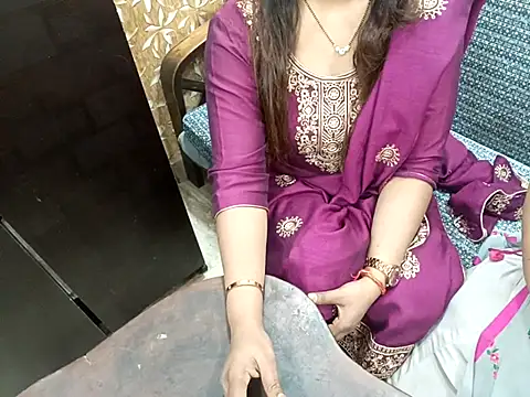 Snapshot of DivyaDutta chatting on March 2025 10:36:02 AM DivyaDutta online show from March 2025 10:36:02 AM