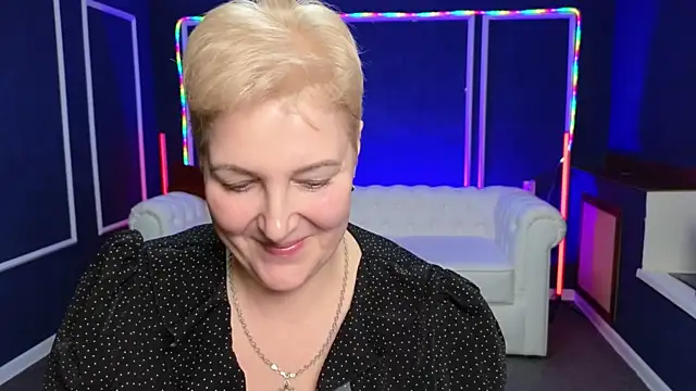 Sandra Snow online show from December 2024 06:31:01 PM