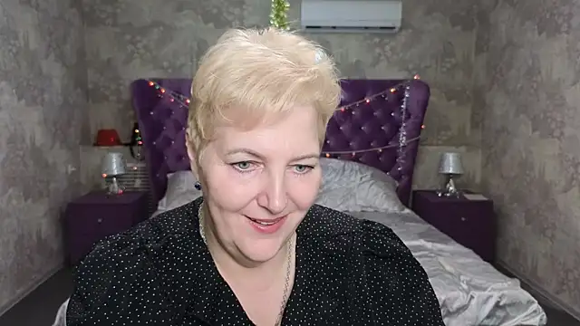 Sandra Snow online show from January 2025 05:44:02 PM