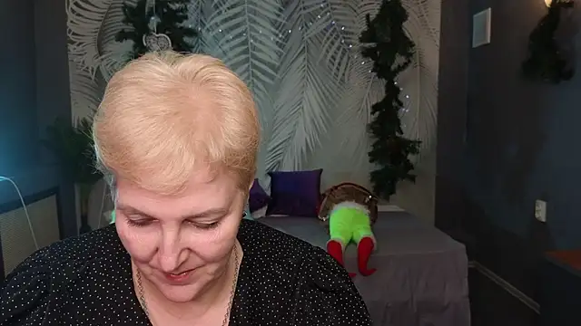 Sandra Snow online show from January 2025 05:26:01 PM