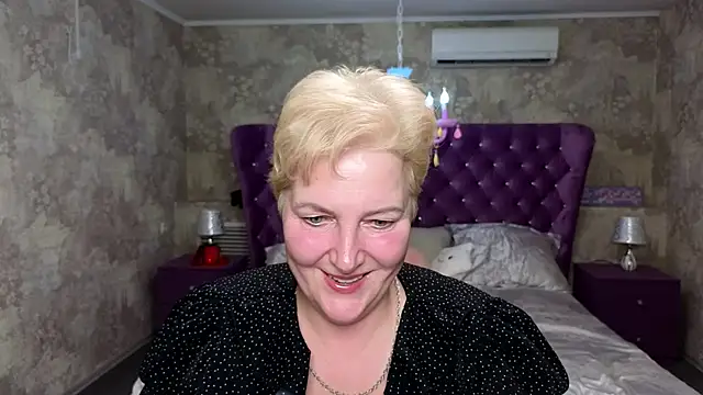 Sandra Snow online show from February 2025 08:26:02 PM