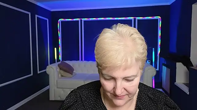 Sandra Snow online show from February 2025 08:34:01 PM