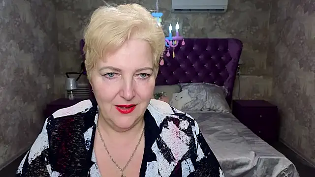 Sandra Snow online show from February 2025 05:29:02 PM