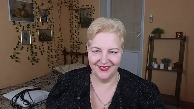 Sandra Snow online show from February 2025 09:25:01 PM