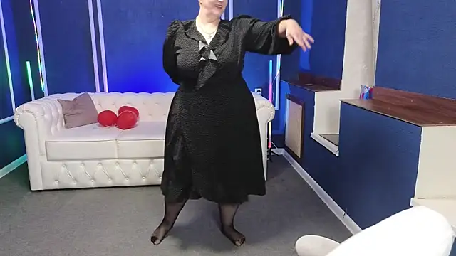 Sandra Snow online show from February 2025 06:26:02 PM