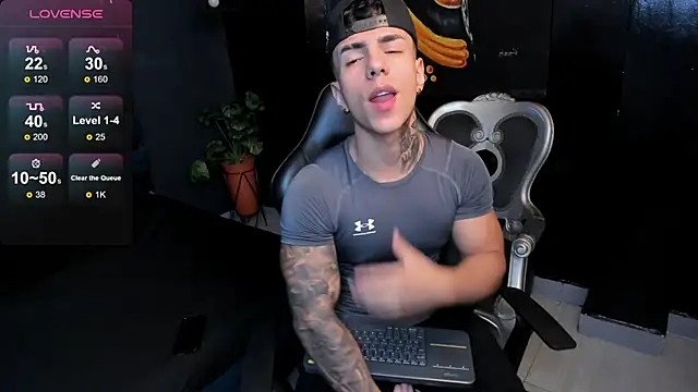 Snapshot of Flynn_Riider chatting on October 2025 05:39:01 PM Flynn Riider online show from October 2025 05:39:01 PM