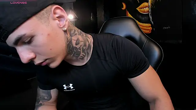 Snapshot of Flynn_Riider chatting on November 2025 05:13:01 PM Flynn Riider online show from November 2025 05:13:01 PM