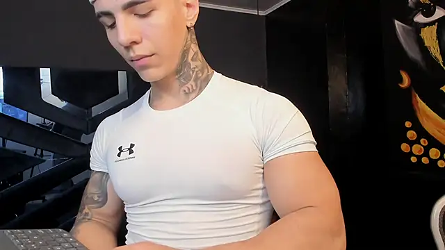 Snapshot of Flynn_Riider chatting on November 2025 05:13:02 PM Flynn Riider online show from November 2025 05:13:02 PM