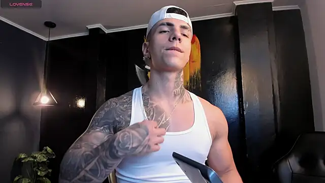 Snapshot of Flynn_Riider chatting on December 2025 01:38:02 PM Flynn Riider online show from December 2025 01:38:02 PM