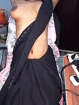 Snapshot of hinaa_khan chatting on February 2025 09:48:02 PM hinaa khan online show from February 2025 09:48:02 PM