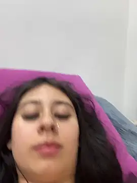 Snapshot of Zoee_t chatting on February 2025 03:33:01 AM Zoee t online show from February 2025 03:33:01 AM