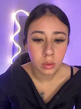 Zoee t online show from November 2025 04:04:01 AM