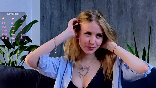 Snapshot of WiloneEsse chatting on January 2025 04:58:01 AM WiloneEsse online show from January 2025 04:58:01 AM