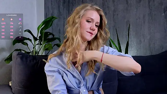 Snapshot of WiloneEsse chatting on February 2025 01:12:02 AM WiloneEsse online show from February 2025 01:12:02 AM