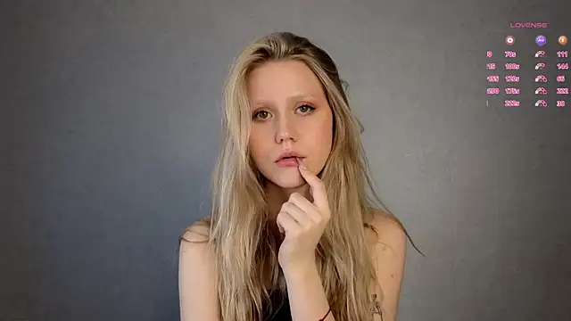 Snapshot of WiloneEsse chatting on March 2025 01:05:01 AM WiloneEsse online show from March 2025 01:05:01 AM