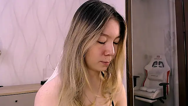 Babby Rabbit online show from November 2025 02:39:02 PM