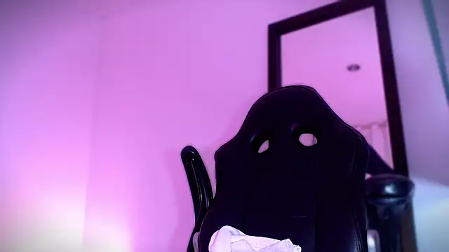 Snapshot of Junihn0 chatting on September 2025 09:53:01 PM Junihn0 online show from September 2025 09:53:01 PM