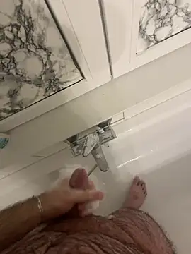 Snapshot of Loco42- chatting on February 2025 09:25:02 PM Loco42- online show from February 2025 09:25:02 PM