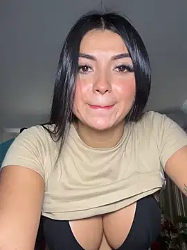 Snapshot of SofiDavid chatting on December 2025 04:44:01 PM SofiDavid online show from December 2025 04:44:01 PM