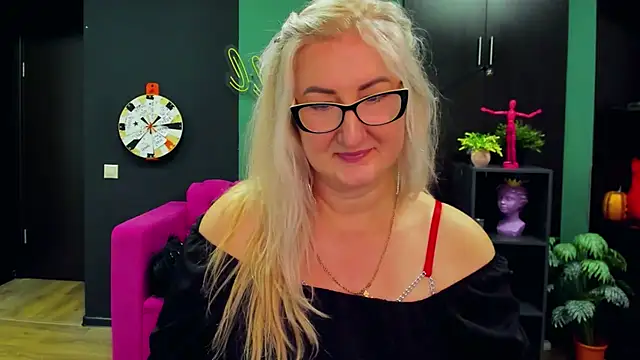 ChristyBrooks online show from March 2025 02:32:01 PM