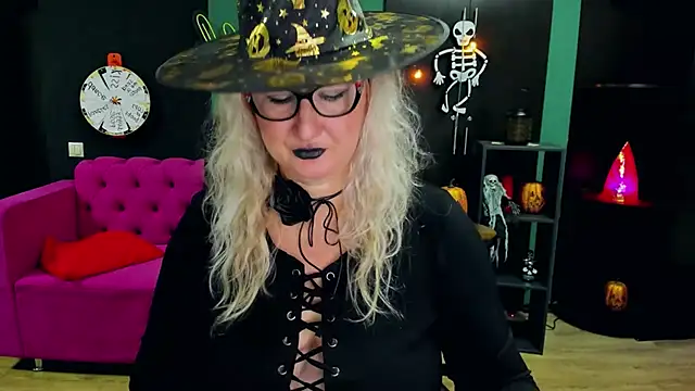 ChristyBrooks online show from October 2025 09:10:01 AM