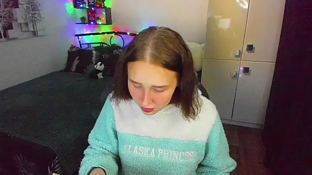 LinaTruly online show from February 2026 10:21:01 PM