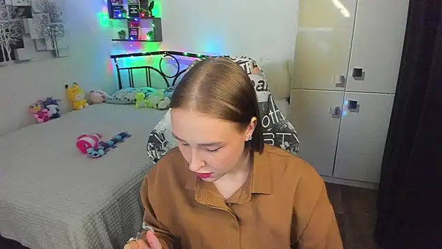 LinaTruly online show from May 2026 09:21:01 PM