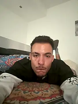 Snapshot of FTM98xxx chatting on September 2025 04:00:01 PM FTM98xxx online show from September 2025 04:00:01 PM