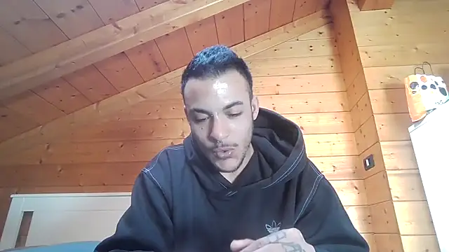 Snapshot of FTM98xxx chatting on February 2026 10:13:02 AM FTM98xxx online show from February 2026 10:13:02 AM