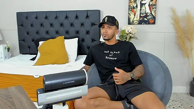 Snapshot of Robin_Rief chatting on February 2025 09:32:01 AM Robin Rief online show from February 2025 09:32:01 AM