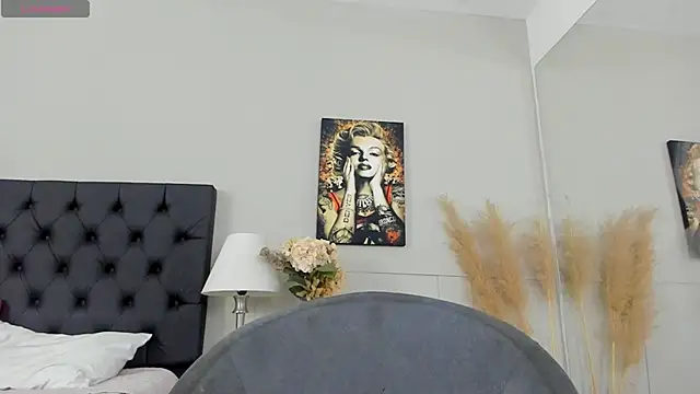 Snapshot of Robin_Rief chatting on March 2025 08:48:01 AM Robin Rief online show from March 2025 08:48:01 AM