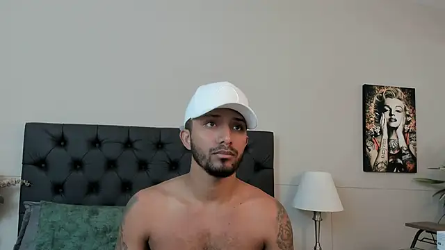 Snapshot of Robin_Rief chatting on September 2025 03:29:01 AM Robin Rief online show from September 2025 03:29:01 AM