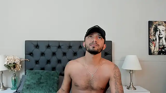 Snapshot of Robin_Rief chatting on September 2025 04:38:01 AM Robin Rief online show from September 2025 04:38:01 AM