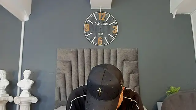 Snapshot of Robin_Rief chatting on June 2026 07:29:01 PM Robin Rief online show from June 2026 07:29:01 PM