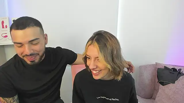 Snapshot of savage_sweethearts chatting on January 2025 03:35:01 PM savage sweethearts online show from January 2025 03:35:01 PM