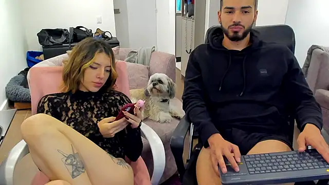 Snapshot of savage_sweethearts chatting on March 2025 03:02:02 AM savage sweethearts online show from March 2025 03:02:02 AM