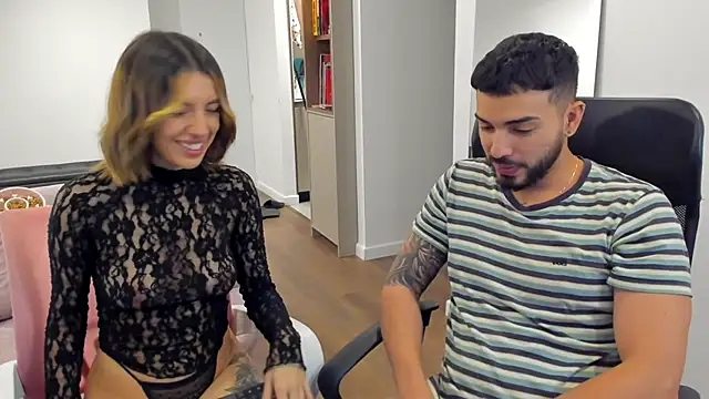 Snapshot of savage_sweethearts chatting on March 2025 02:19:01 AM savage sweethearts online show from March 2025 02:19:01 AM