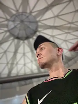 adam-rivera online show from September 2025 02:33:01 AM