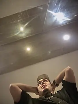 adam-rivera online show from September 2025 11:04:01 PM