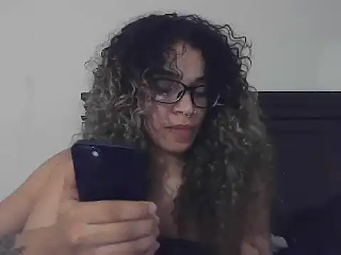 1prettygem online show from December 2024 10:32:02 PM