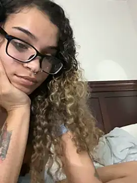 1prettygem online show from December 2024 05:59:02 AM