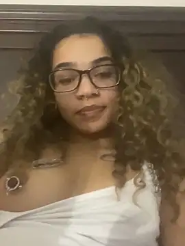 1prettygem online show from December 2024 03:11:02 AM