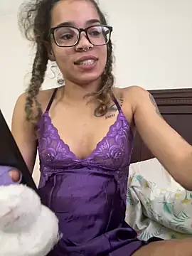 1prettygem online show from December 2024 07:18:02 PM